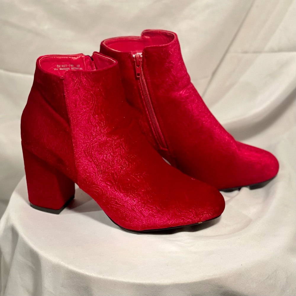 Bamboo crushed velvet ankle boots